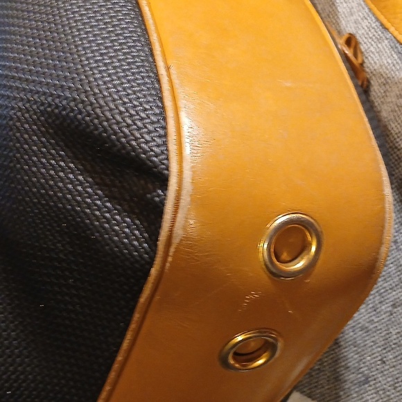 Stylish Black and Tan Men's Bag - Picture 9 of 16